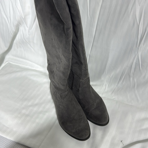 Lime Light Joaquin Faux Suede Studded Knee High Tall Gray Riding Boots Size 8 - Picture 4 of 10